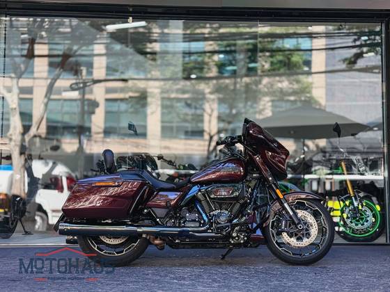 HARLEY-DAVIDSON CVO STREET GLIDE 